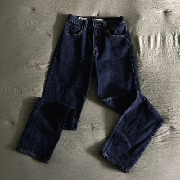 Levi’s Slim Straight Hi-Rise Dark Denim Jeans - Picture 11 of 11